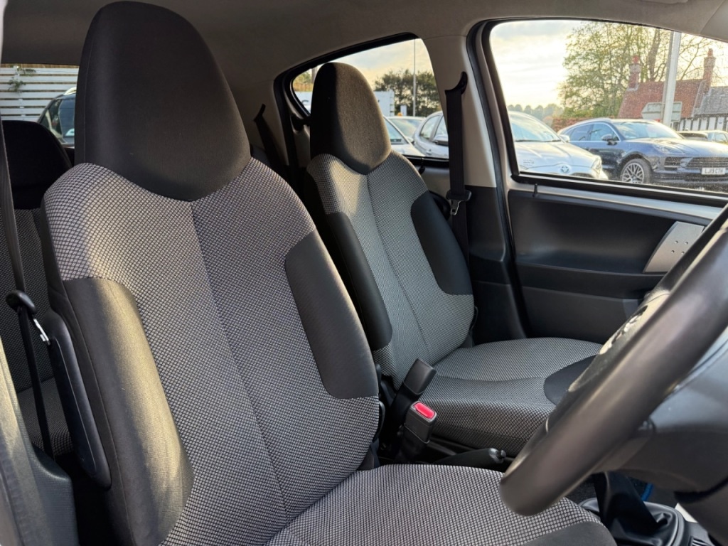 Used Toyota AYGO 2014 for sale - 75723548: Photo 9