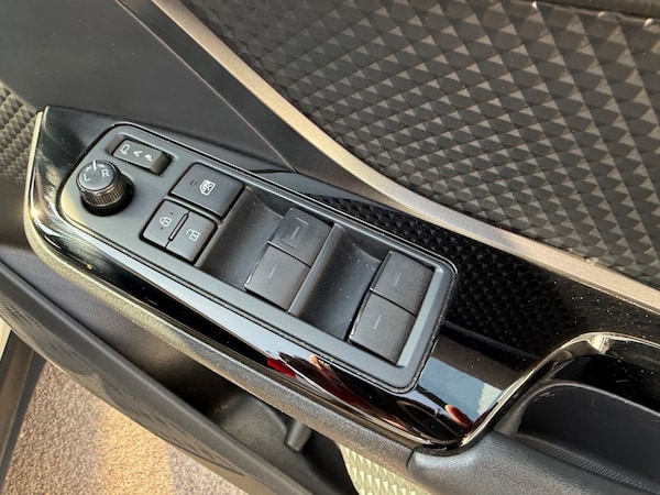 Used Toyota C-HR 2023 for sale - 74300378: Photo 20