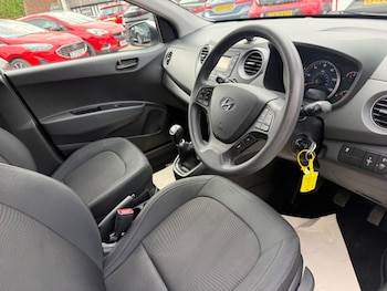Used Hyundai i10 2017 for sale - 78340266: Photo