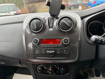 Used Dacia Sandero Stepway 2017 for sale - 76904817: Photo