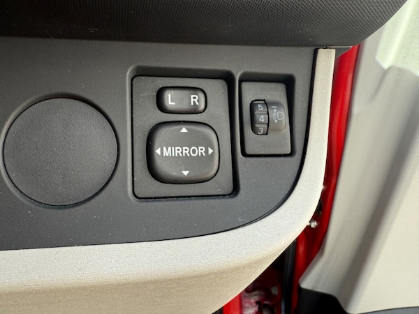 Used Toyota IQ 2014 for sale - 74378512: Photo 28