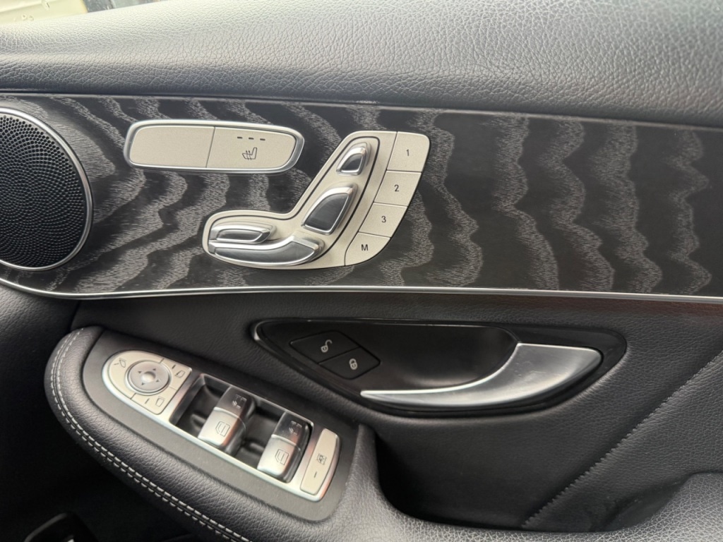 Used Mercedes-Benz GLC 2019 for sale - 77629240: Photo 11