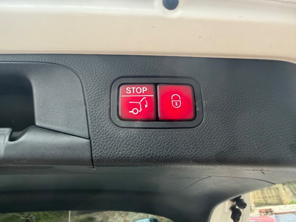 Used Mercedes-Benz GLC 2019 for sale - 77629240: Photo 22