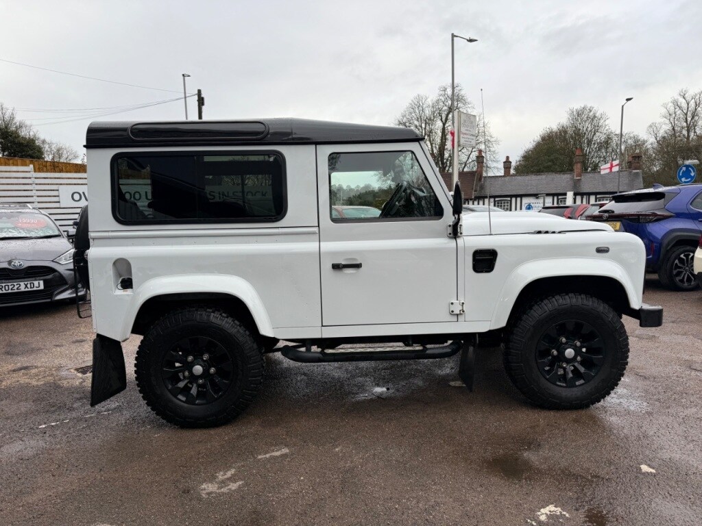 Used Land Rover Defender 90 2016 for sale - 76577001: Photo 12