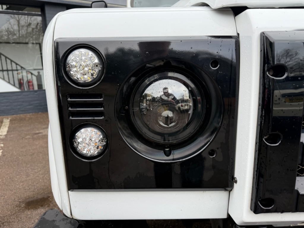 Used Land Rover Defender 90 2016 for sale - 76577001: Photo 18