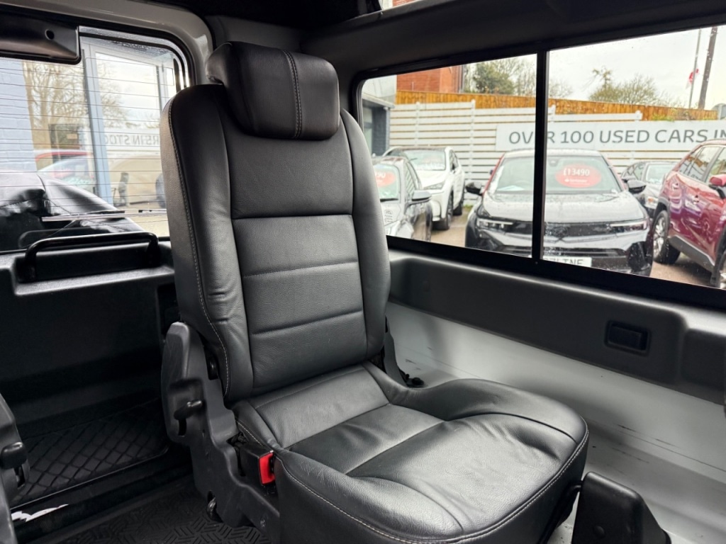 Used Land Rover Defender 90 2016 for sale - 76577001: Photo 19