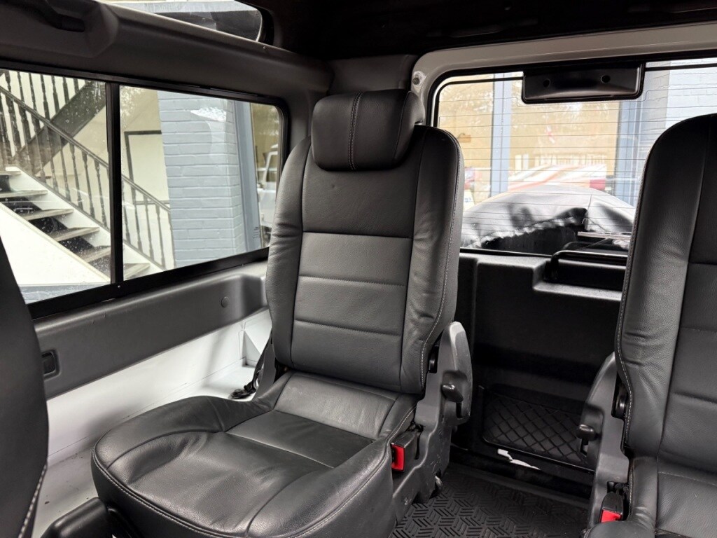 Used Land Rover Defender 90 2016 for sale - 76577001: Photo 21