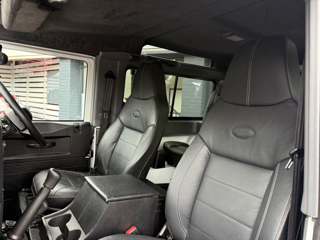 Used Land Rover Defender 90 2016 for sale - 76577001: Photo 22