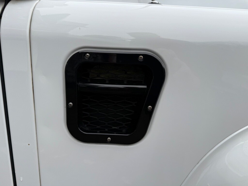 Used Land Rover Defender 90 2016 for sale - 76577001: Photo 28