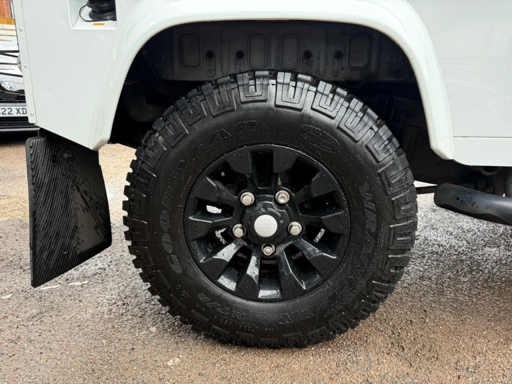 Used Land Rover Defender 90 2016 for sale - 76577001: Photo 30