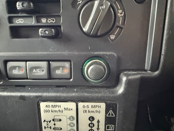 Used Land Rover Defender 90 2016 for sale - 76577001: Photo