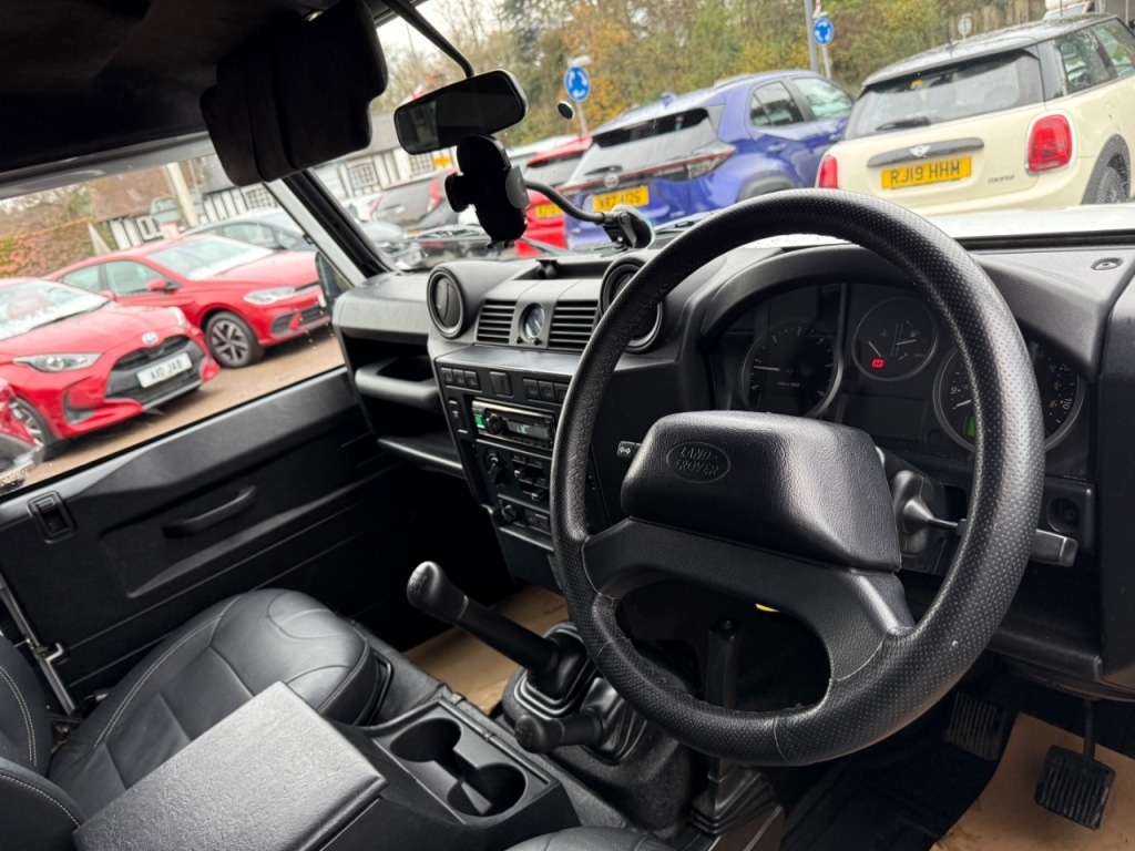 Used Land Rover Defender 90 2016 for sale - 76577001: Photo 9