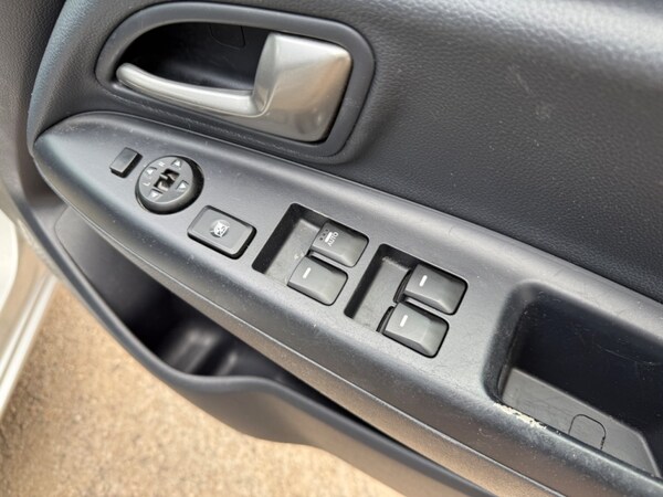 Used Kia Venga 2012 for sale - 75271879: Photo 15