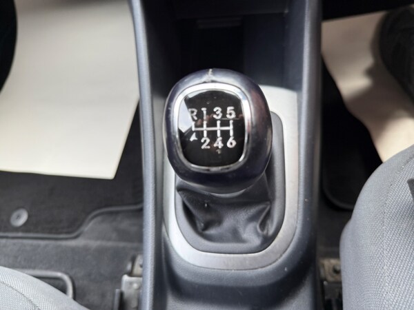 Used Kia Venga 2012 for sale - 75271879: Photo 5