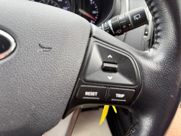 Used Kia Venga 2012 for sale - 75271879: Photo 6
