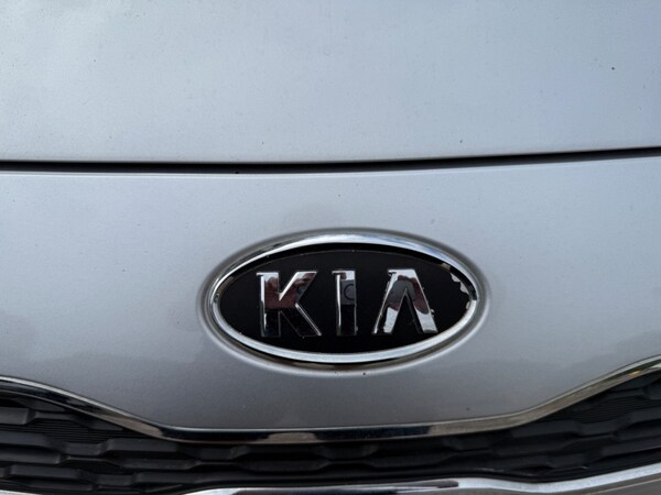 Used Kia Venga 2012 for sale - 75271879: Photo 9