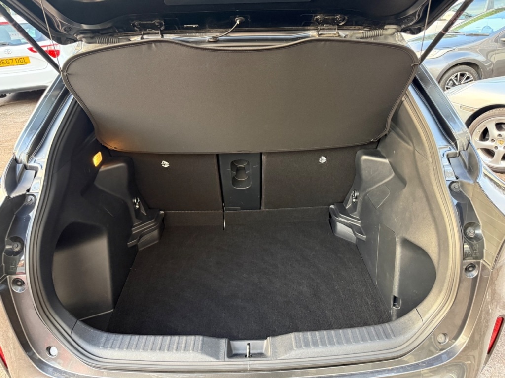 Used Toyota Yaris Cross 2022 for sale - 76706315: Photo 19