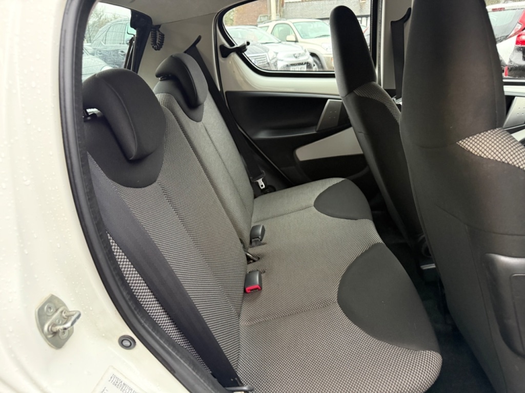 Used Toyota AYGO 2014 for sale - 77113228: Photo 15