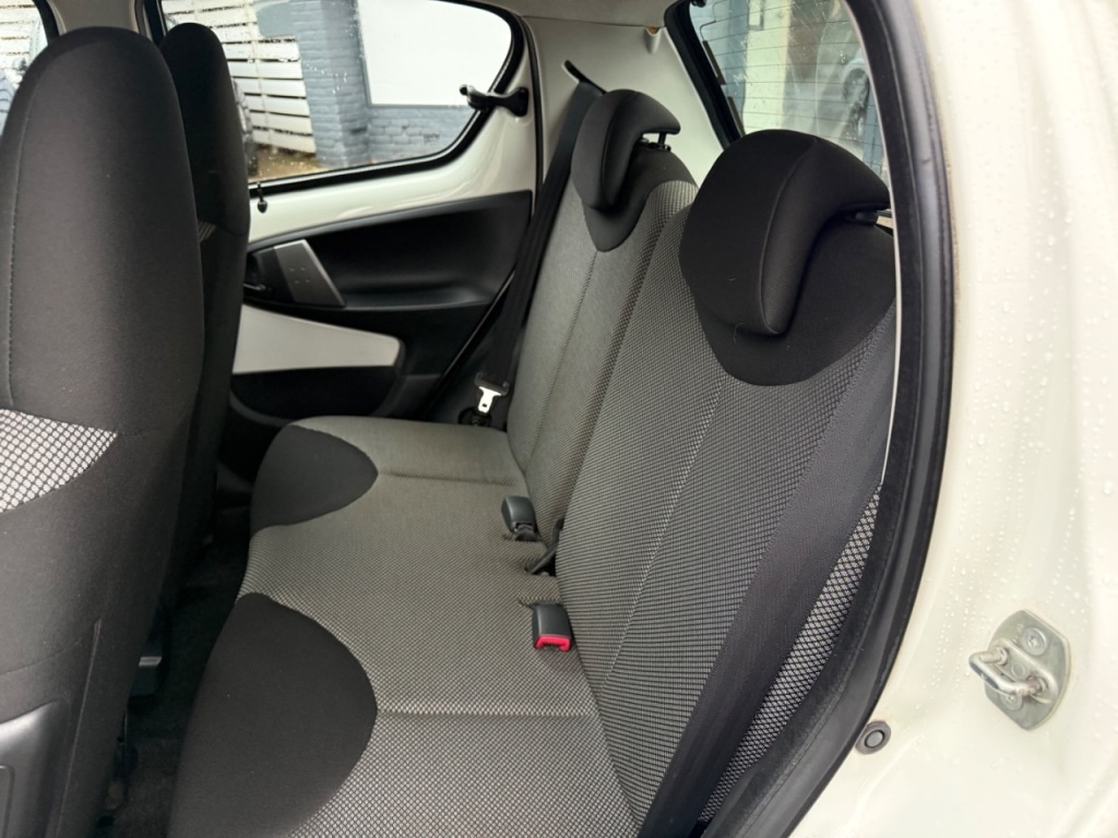 Used Toyota AYGO 2014 for sale - 77113228: Photo 21