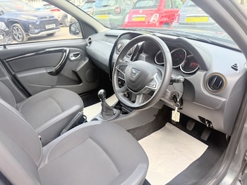 Used Dacia Duster 2017 for sale - 79283340: Photo