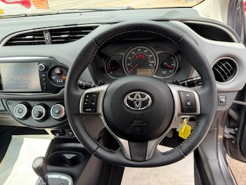 Used Toyota Yaris 2015 for sale - 75410691: Photo