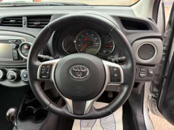 Used Toyota Yaris 2012 for sale - 74915709: Photo