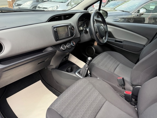 Used Toyota Yaris 2016 for sale - 75253195: Photo 24