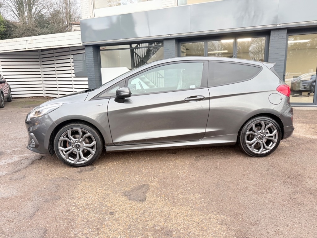 Used Ford Fiesta 2018 for sale - 76972869: Photo 2