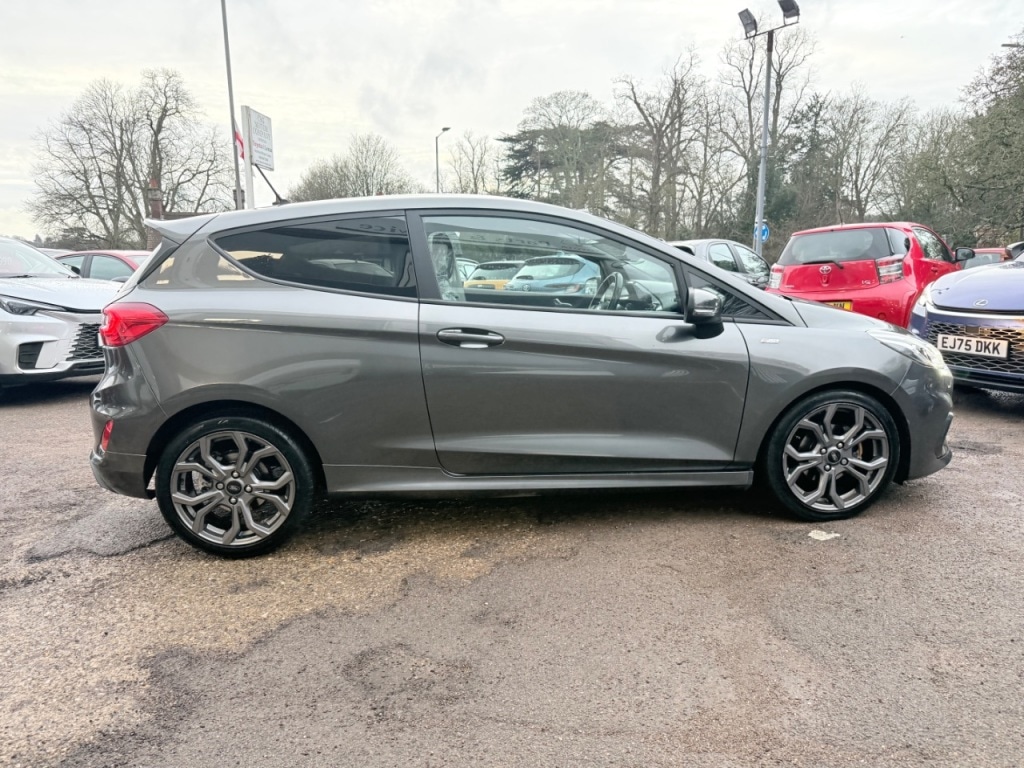 Used Ford Fiesta 2018 for sale - 76972869: Photo 8