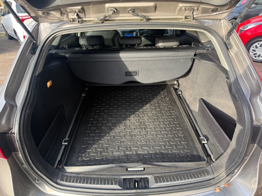 Used Toyota Avensis 2015 for sale - 76968669: Photo 32