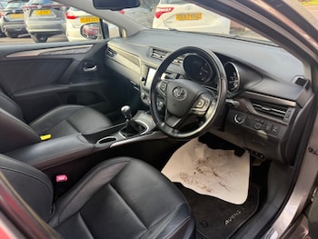 Used Toyota Avensis 2015 for sale - 76968669: Photo