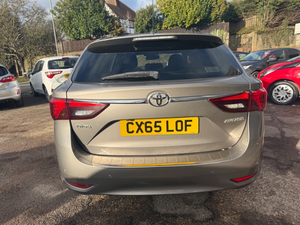 Used Toyota Avensis 2015 for sale - 76968669: Photo 8