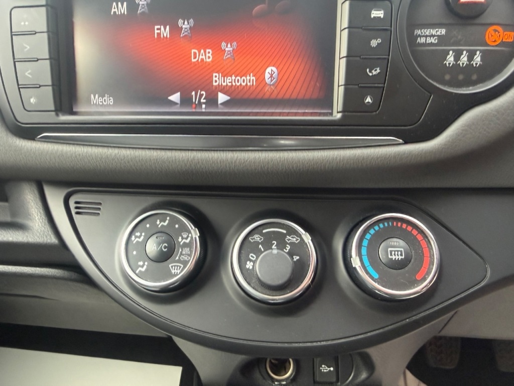 Used Toyota Yaris 2016 for sale - 78055797: Photo 32