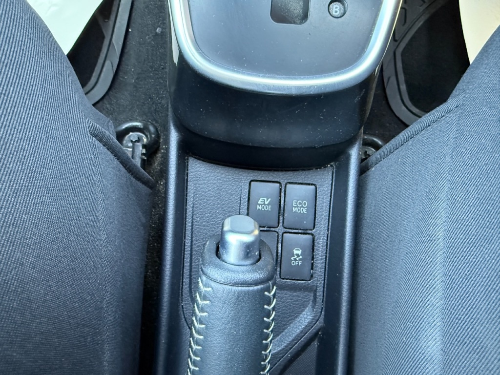 Used Toyota Yaris 2014 for sale - 76697994: Photo 28