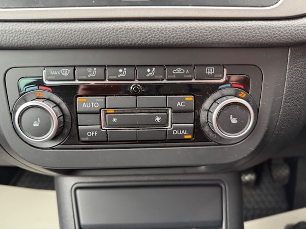 Used Volkswagen Tiguan 2010 for sale - 75067136: Photo 28