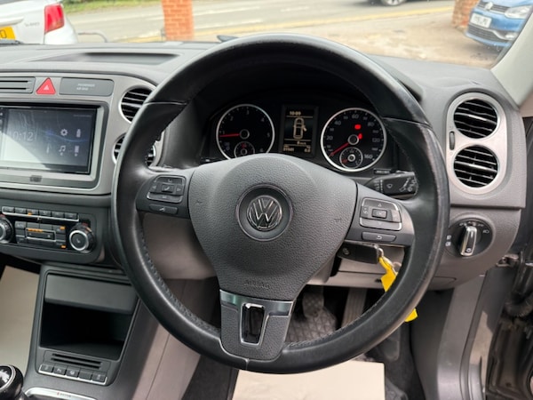 Used Volkswagen Tiguan 2010 for sale - 75067136: Photo 3