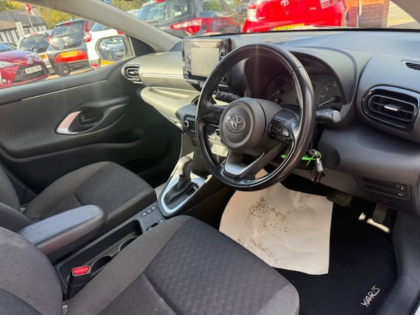Used Toyota Yaris 2022 for sale - 76345062: Photo 12