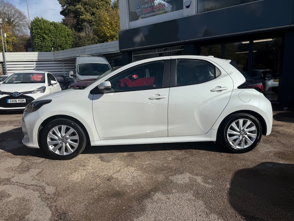 Used Toyota Yaris 2022 for sale - 76345062: Photo 2