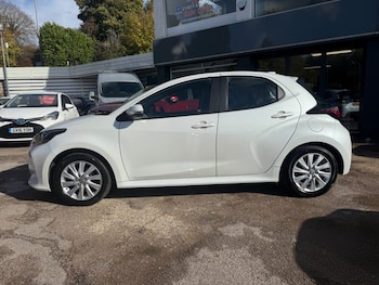 Used Toyota Yaris 2022 for sale - 76345062: Photo 2