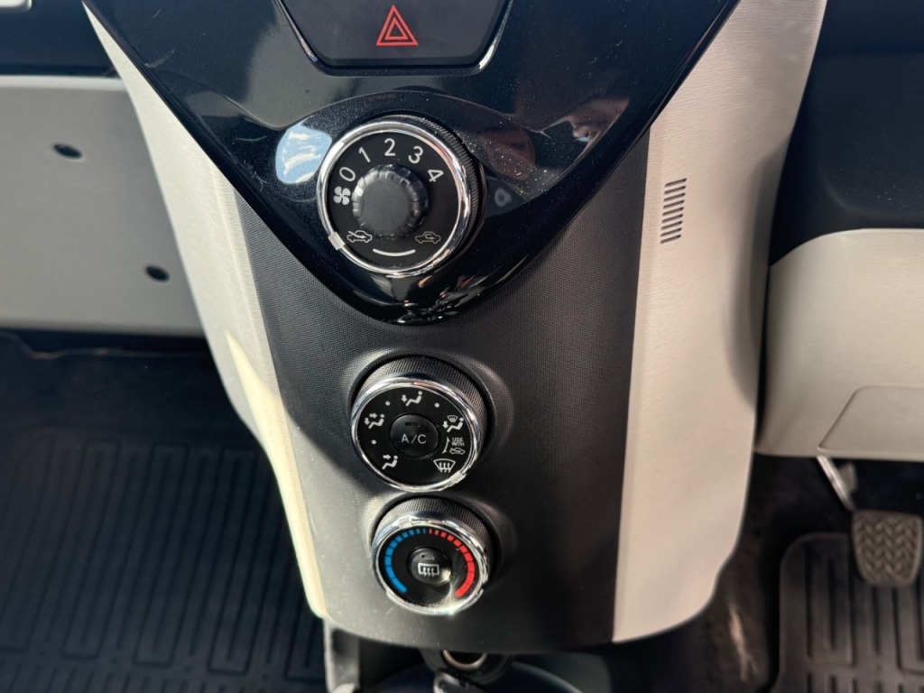 Used Toyota IQ 2014 for sale - 76641974: Photo 24