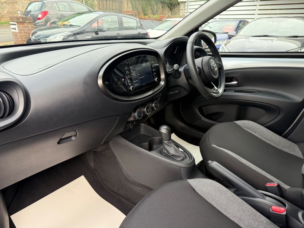 Used Toyota Aygo X 2024 for sale - 76355940: Photo 25
