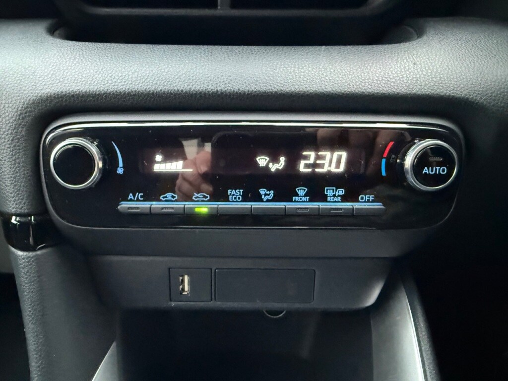 Used Toyota Yaris 2022 for sale - 76798615: Photo 12