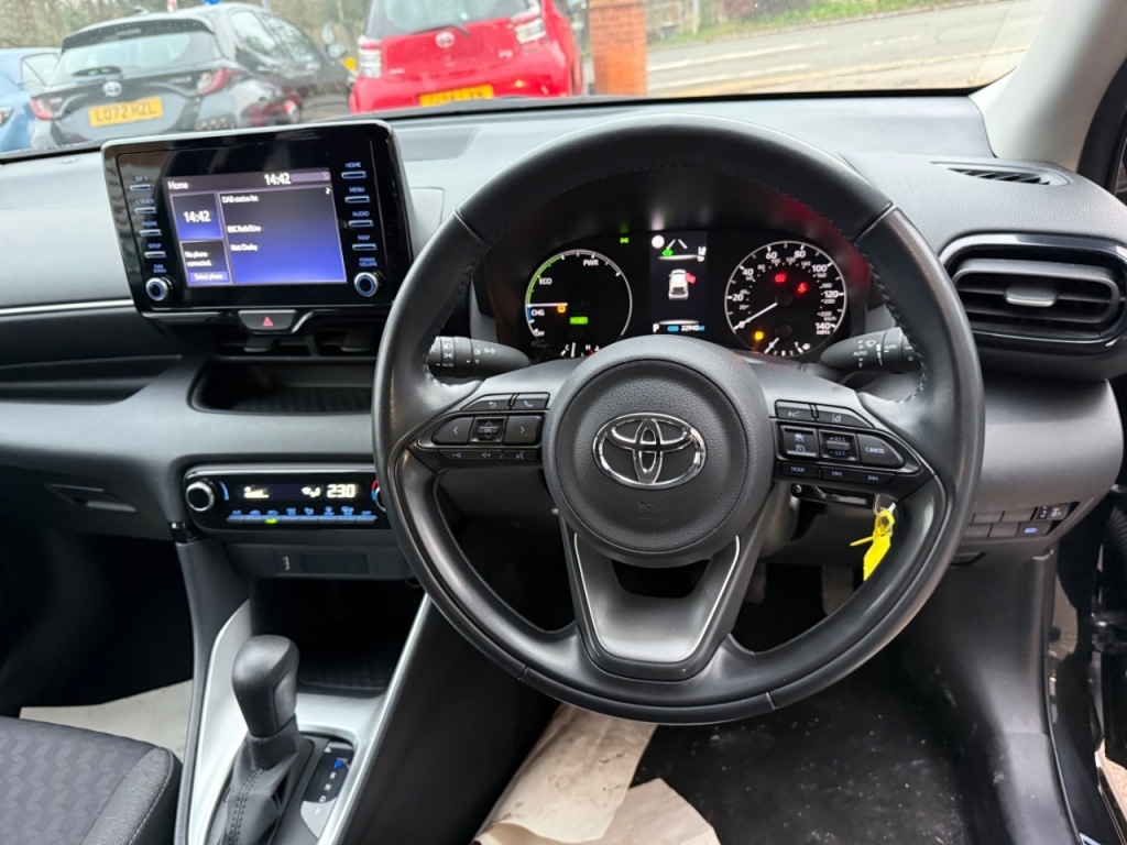 Used Toyota Yaris 2022 for sale - 76798615: Photo 3