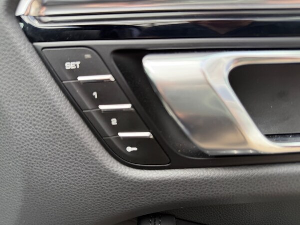 Used Porsche Macan 2024 for sale - 74805816: Photo 16
