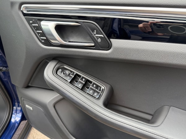 Used Porsche Macan 2024 for sale - 74805816: Photo 17