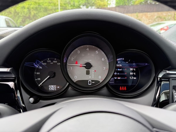 Used Porsche Macan 2024 for sale - 74805816: Photo 24