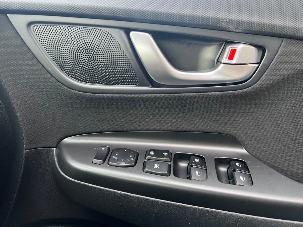 Used Hyundai KONA 2023 for sale - 76416385: Photo 9