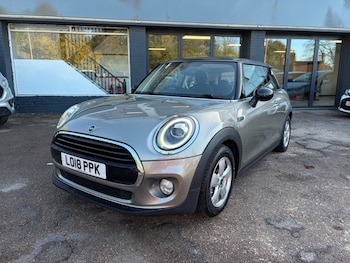 2018 - 1.5 Cooper II 3dr Auto - PAN ROOF - HEATED SCREEN - SPORTS WHEEL