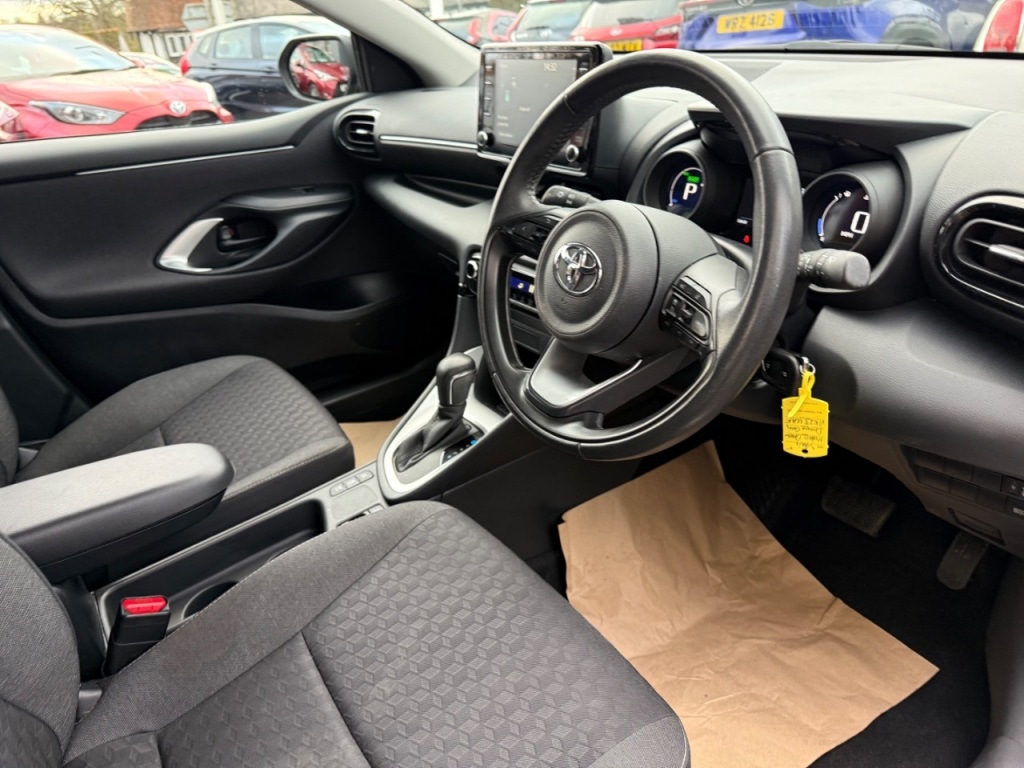 Used Toyota Yaris 2023 for sale - 76546096: Photo 18