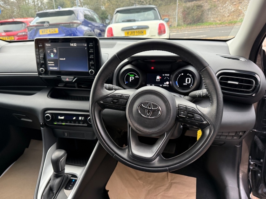 Used Toyota Yaris 2023 for sale - 76546096: Photo 3